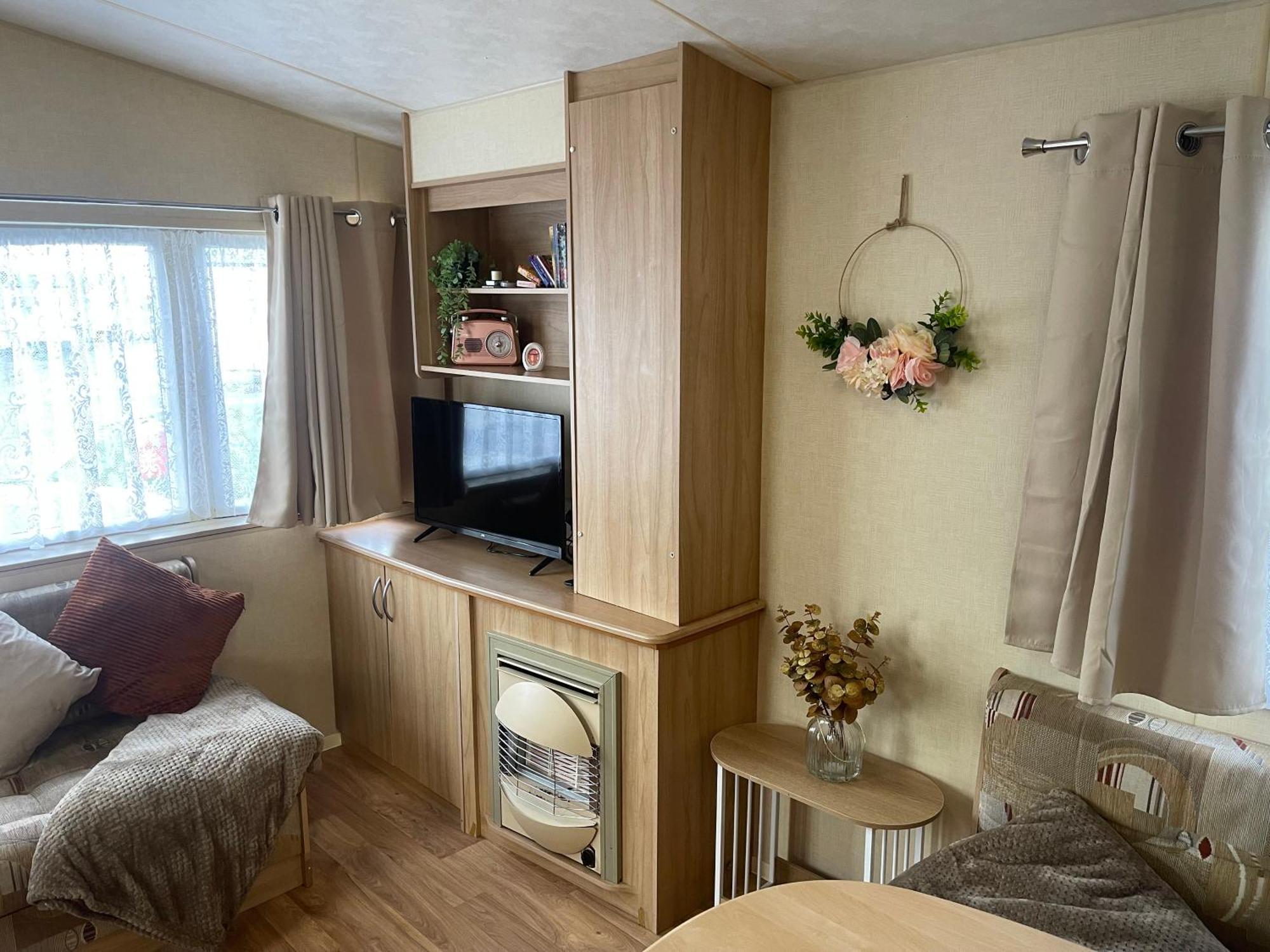 Sandlemere - 6 Berth, 3 Bedroom Caravan Tunstall  外观 照片